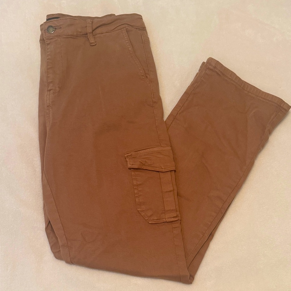 💜 Well Worn Khaki Pants